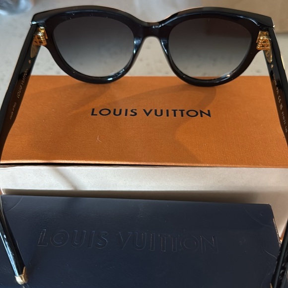 AUTHENTIC LOUIS VUITTON My Monogram Square Sunglasses - Picture 6 of 7